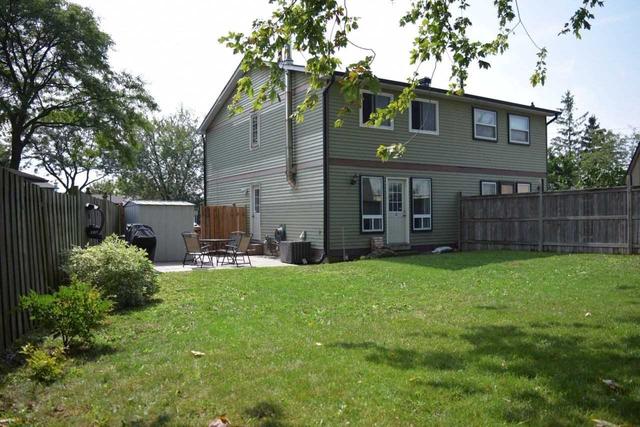 408 Chandos Crt, House semidetached with 3 bedrooms, 2 bathrooms and 2 parking in Oshawa ON | Image 9