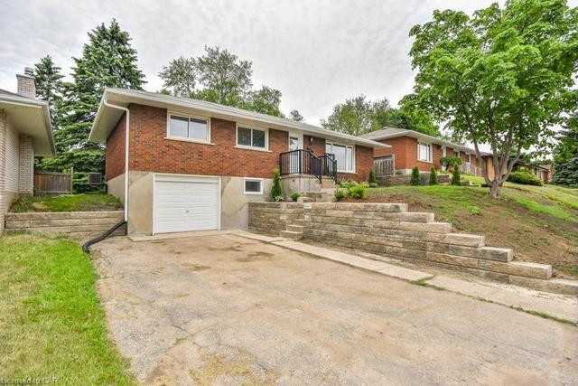 60 Ravine Drive, House detached with 5 bedrooms, 2 bathrooms and 3 parking in Cambridge ON | Image 4