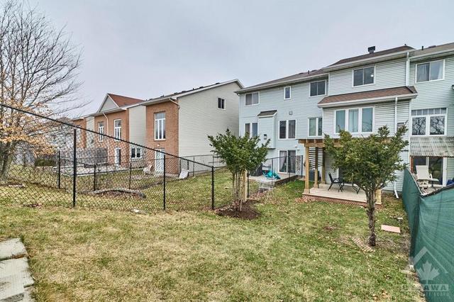 113 Gray Crescent, Townhouse with 3 bedrooms, 3 bathrooms and 3 parking in Ottawa ON | Image 30
