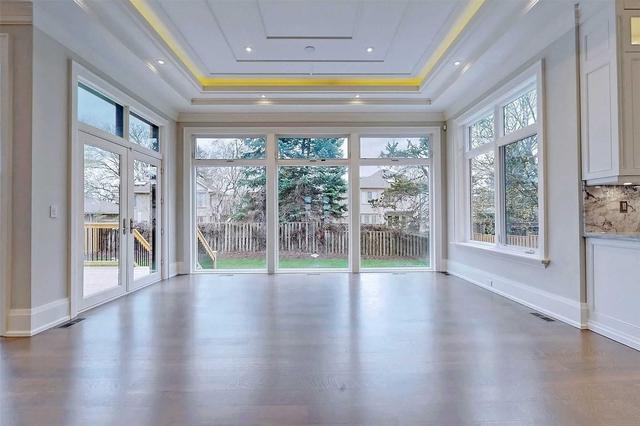 49 Rollscourt Dr, House detached with 5 bedrooms, 7 bathrooms and 9 parking in Toronto ON | Image 2