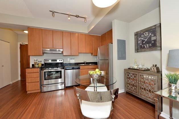 1003 - 30 Canterbury Pl, Condo with 1 bedrooms, 1 bathrooms and 1 parking in Toronto ON | Image 6