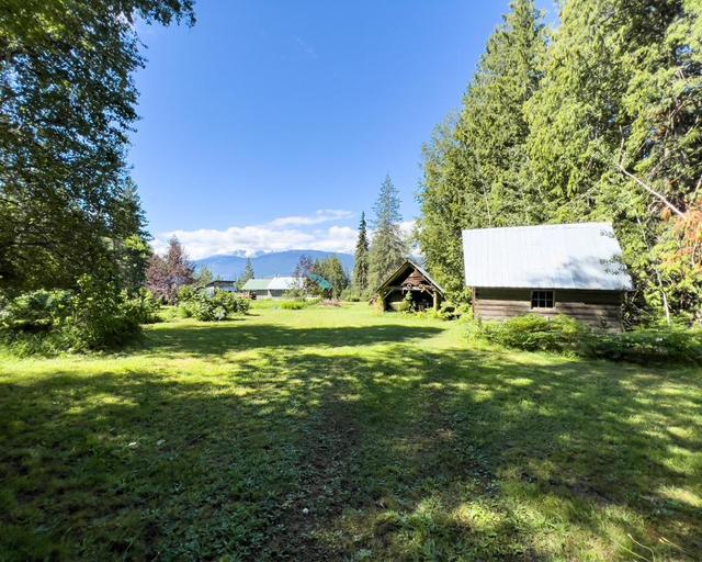 589 Sagacious Road, House detached with 2 bedrooms, 1 bathrooms and null parking in Columbia Shuswap B BC | Image 42