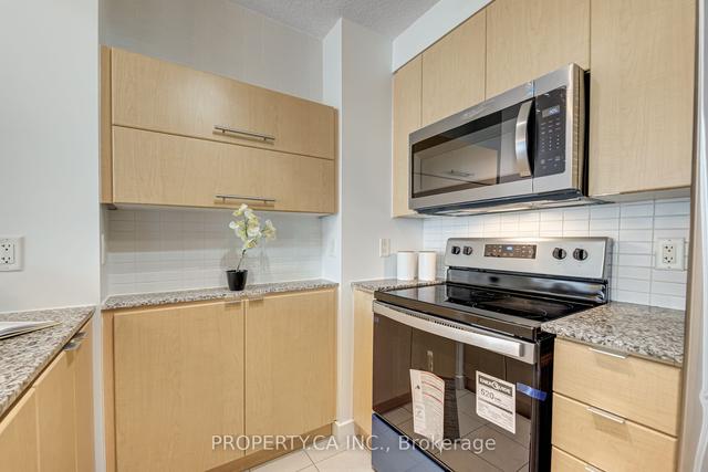 1107 - 11 Brunel Crt, Condo with 1 bedrooms, 1 bathrooms and 1 parking in Toronto ON | Image 5