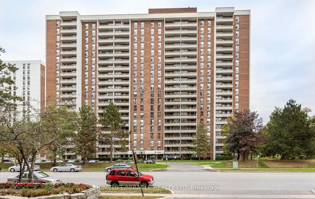 1102 - 4 King Cross Rd, Condo with 3 bedrooms, 2 bathrooms and 2 parking in Brampton ON | Image 1