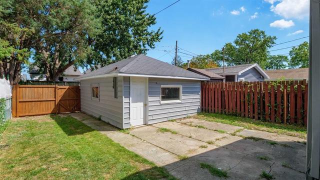 1064 Elm Ave, House detached with 2 bedrooms, 2 bathrooms and 1 parking in Windsor ON | Image 16
