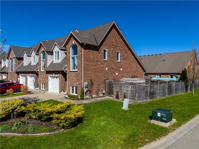 19 Bluegrass Crescent, House attached with 2 bedrooms, 2 bathrooms and 2 parking in St. Catharines ON | Image 6