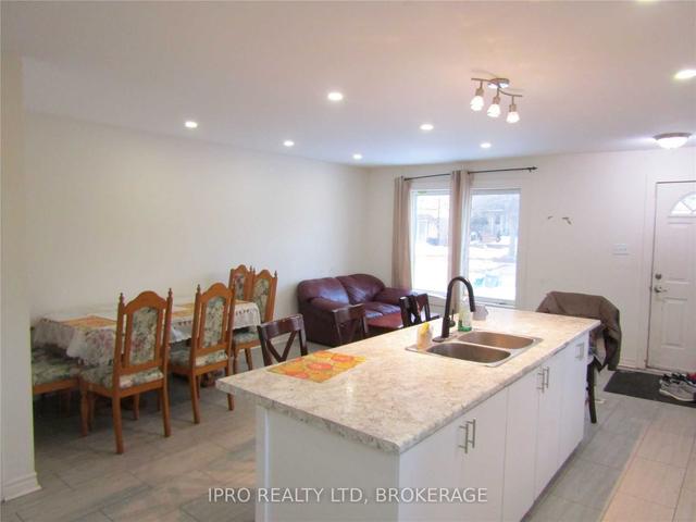 a - 11 College Cres, House semidetached with 3 bedrooms, 4 bathrooms and 4 parking in Barrie ON | Image 5