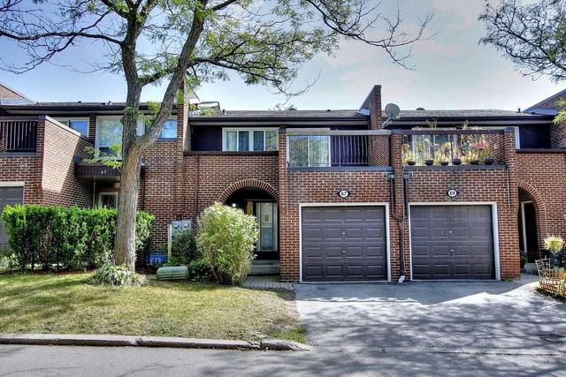 67 Black Hawk Way, Townhouse with 3 bedrooms, 3 bathrooms and 1 parking in Toronto ON | Image 1