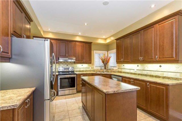 65 Freshspring Dr, House detached with 5 bedrooms, 5 bathrooms and 4 parking in Brampton ON | Image 8