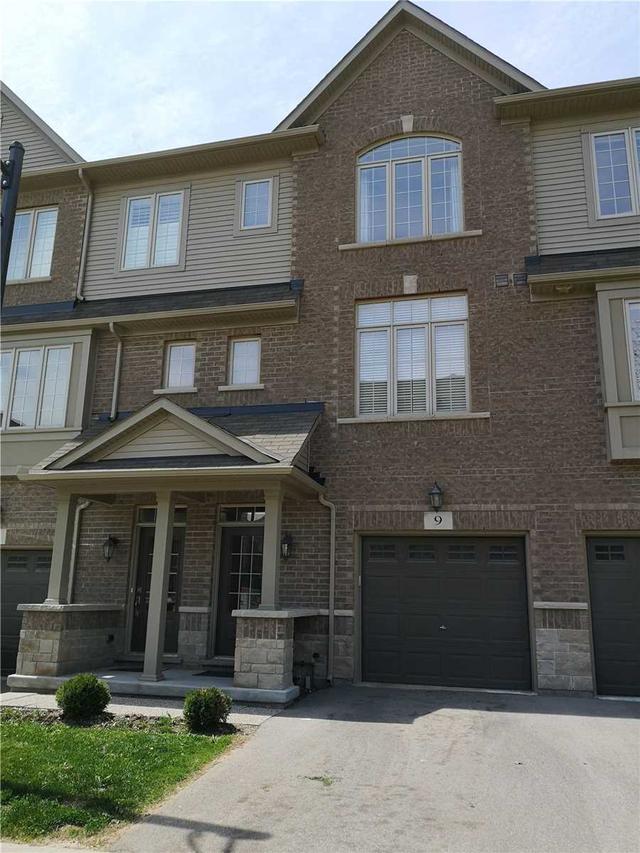 9 - 257 Parkside Dr, Townhouse with 2 bedrooms, 2 bathrooms and 2 parking in Hamilton ON | Image 1
