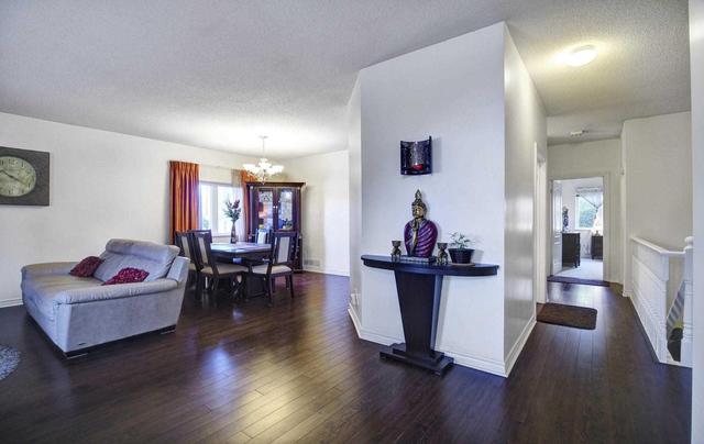 12 Tower Gate, Townhouse with 2 bedrooms, 3 bathrooms and 2 parking in Brampton ON | Image 4