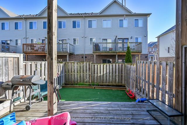 43 Viking Dr, House attached with 2 bedrooms, 2 bathrooms and 3 parking in Hamilton ON | Image 19