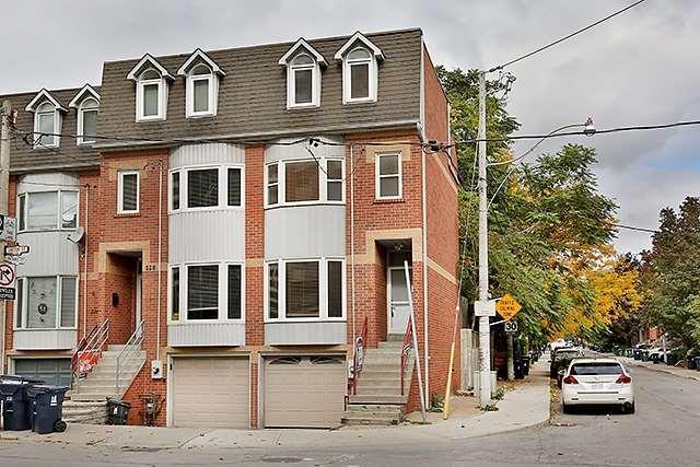 230 Shuter St, House semidetached with 3 bedrooms, 2 bathrooms and 2 parking in Toronto ON | Image 1