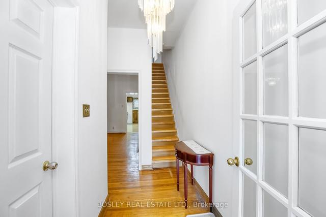 12 O'hara Ave, House attached with 3 bedrooms, 1 bathrooms and 1 parking in Toronto ON | Image 21
