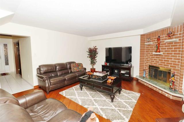 25 Eden Ave, House detached with 4 bedrooms, 4 bathrooms and 2 parking in Markham ON | Image 12