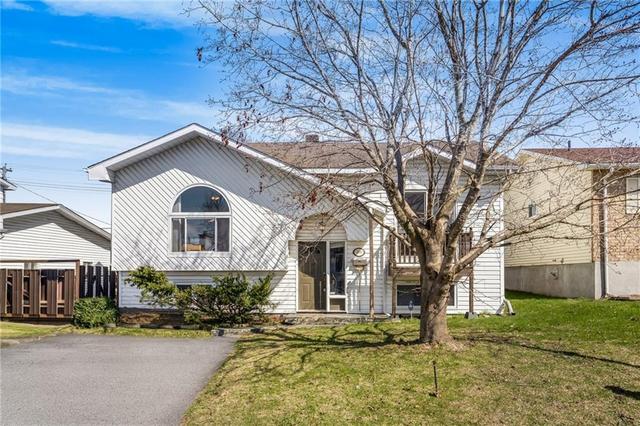 489 Theriault Street, House detached with 4 bedrooms, 2 bathrooms and 2 parking in Hawkesbury ON | Image 1