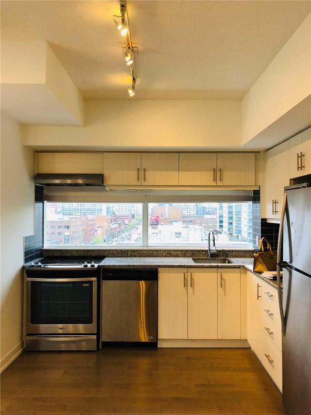 910 - 10 Willison Sq, Condo with 3 bedrooms, 2 bathrooms and 1 parking in Toronto ON | Image 5