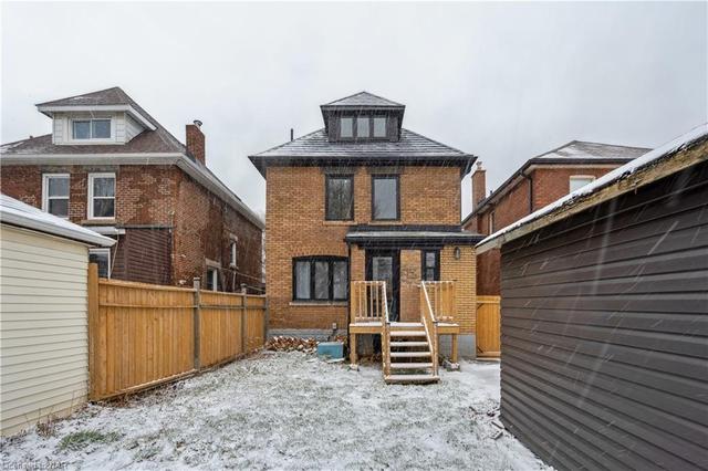 87 Kensington Avenue N, House detached with 5 bedrooms, 1 bathrooms and 4 parking in Hamilton ON | Image 21