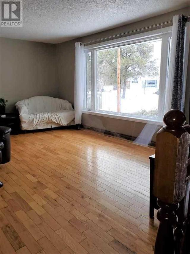 240 Main St, House detached with 3 bedrooms, 2 bathrooms and 6 parking in Timiskaming, Unorganized, West Part ON | Image 33