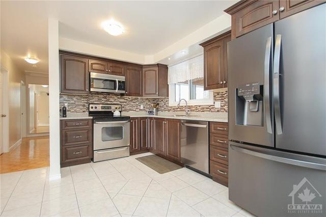 29 Todd Drive, House detached with 3 bedrooms, 2 bathrooms and 8 parking in Ottawa ON | Image 8
