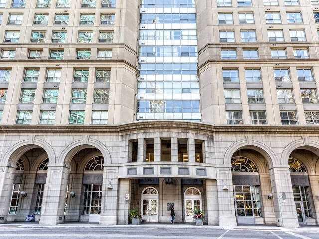 2520 - 25 The Esplanade St, Condo with 1 bedrooms, 1 bathrooms and 0 parking in Toronto ON | Image 1