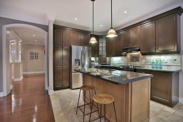 1245 Jezero Cres, House detached with 4 bedrooms, 4 bathrooms and 2 parking in Oakville ON | Image 8