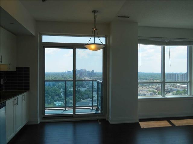 2009 - 7165 Yonge St, Condo with 2 bedrooms, 2 bathrooms and 1 parking in Markham ON | Image 2