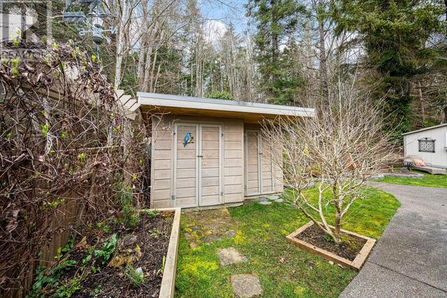 224 Spindrift Rd, House detached with 2 bedrooms, 3 bathrooms and 6 parking in Comox Valley A BC | Image 41