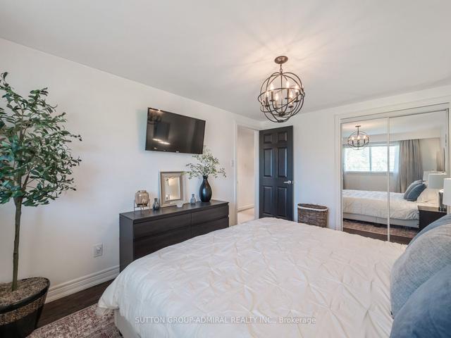 52a Cedar Brae Blvd, House detached with 4 bedrooms, 2 bathrooms and 5.5 parking in Toronto ON | Image 6