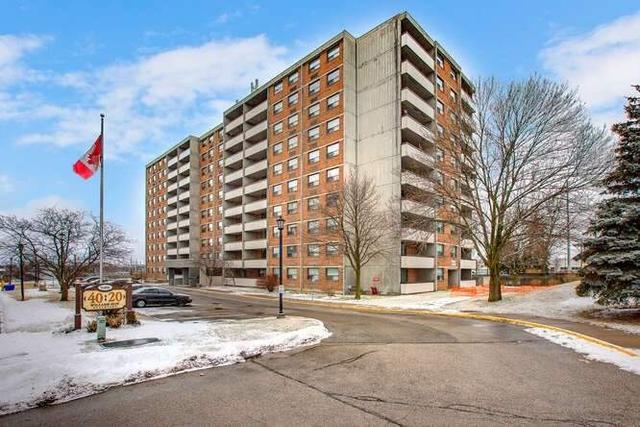308 - 20 William Roe Blvd, Condo with 3 bedrooms, 2 bathrooms and 1 parking in Newmarket ON | Card Image