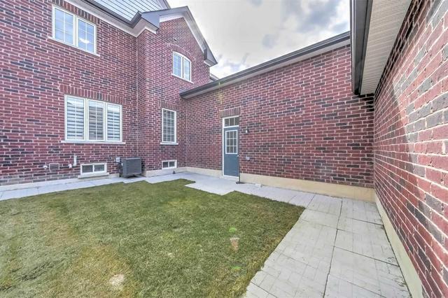 36 Walter Proctor Rd, House attached with 3 bedrooms, 3 bathrooms and 1 parking in East Gwillimbury ON | Image 19