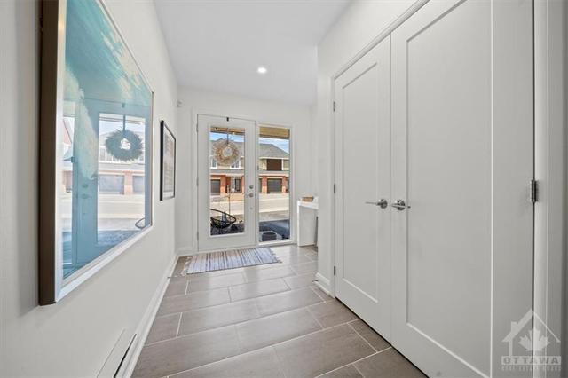 117 Boundstone Way, Townhouse with 3 bedrooms, 3 bathrooms and 2 parking in Ottawa ON | Image 3