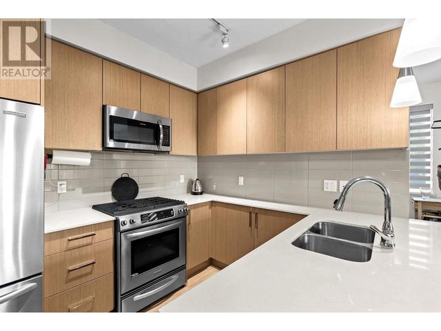101 - 4135 Sardis Street, House attached with 2 bedrooms, 2 bathrooms and 1 parking in Burnaby BC | Image 5