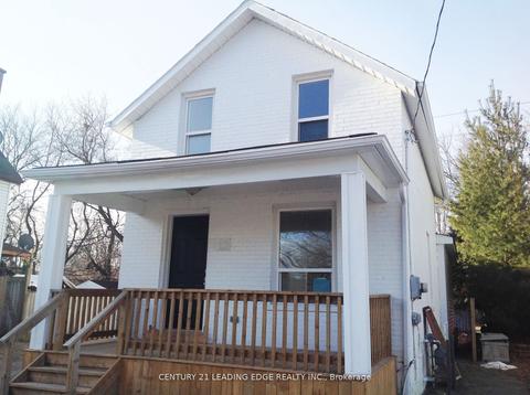 230 Court St, House detached with 1 bedrooms, 1 bathrooms and 1 parking in Oshawa ON | Card Image