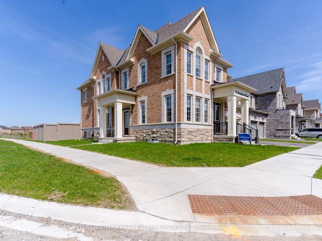 25 Smallwood Rd, House detached with 4 bedrooms, 6 bathrooms and 5 parking in Brampton ON | Image 12