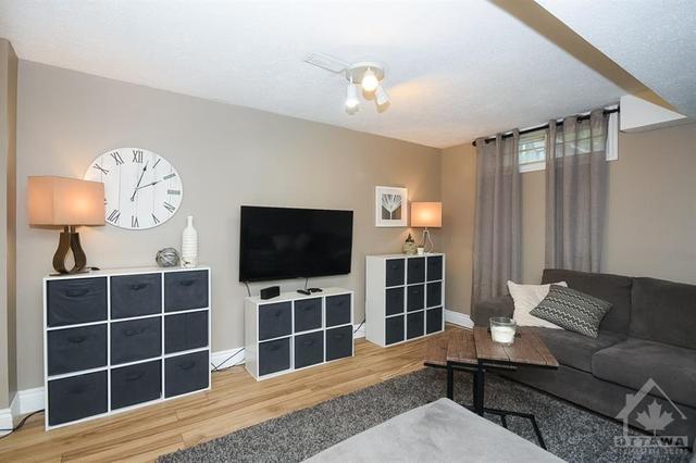 6872 Bilberry Drive, Townhouse with 3 bedrooms, 3 bathrooms and 3 parking in Ottawa ON | Image 22