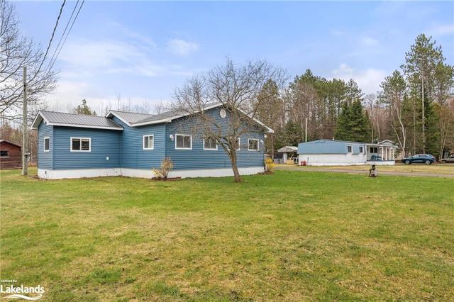 1088 Lutterworth Pines Road, House detached with 2 bedrooms, 1 bathrooms and 7 parking in Minden Hills ON | Image 19