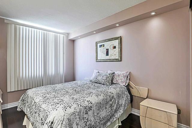 820 - 326 Major Mackenzie Dr E, Condo with 2 bedrooms, 2 bathrooms and 1 parking in Richmond Hill ON | Image 21
