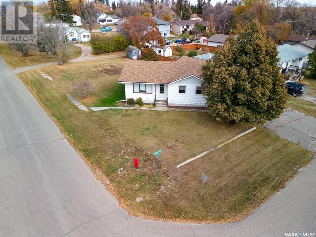 701 4th Avenue, House detached with 2 bedrooms, 2 bathrooms and null parking in Raymore SK | Image 1