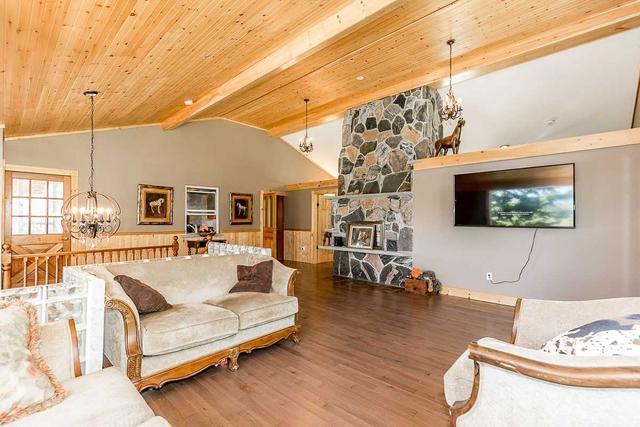 1592 Windermere Rd, House detached with 4 bedrooms, 3 bathrooms and 23 parking in Muskoka Lakes ON | Image 4