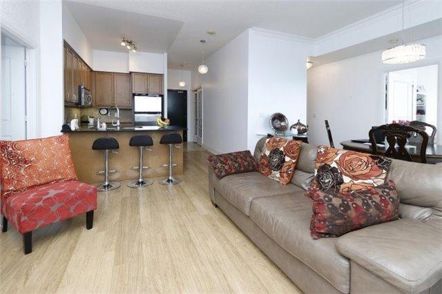 Lph7 - 90 Absolute Ave, Condo with 2 bedrooms, 2 bathrooms and 1 parking in Mississauga ON | Image 5