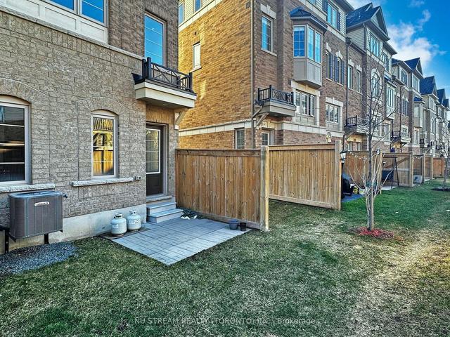 2739 Deputy Minister Path, Townhouse with 4 bedrooms, 3 bathrooms and 2 parking in Oshawa ON | Image 15