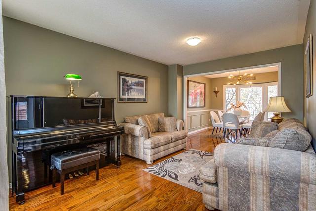 35 Strathroy Cres, House detached with 3 bedrooms, 4 bathrooms and 6 parking in Hamilton ON | Image 35