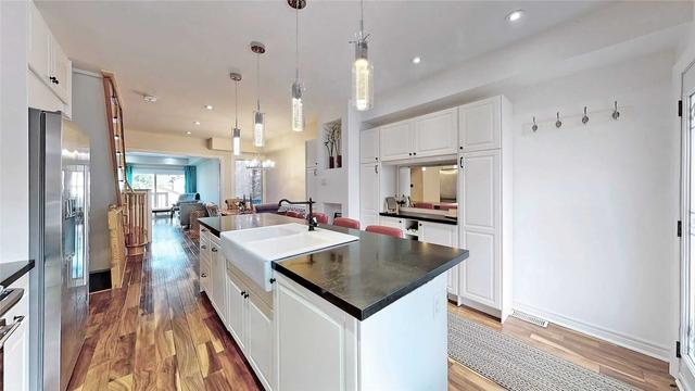 575 Concord Ave, House semidetached with 3 bedrooms, 3 bathrooms and 2 parking in Toronto ON | Image 24