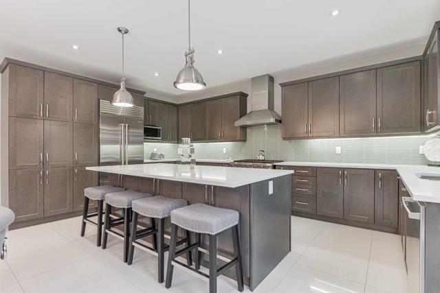 29 Balderson Dr, House detached with 4 bedrooms, 4 bathrooms and 8 parking in Vaughan ON | Image 3