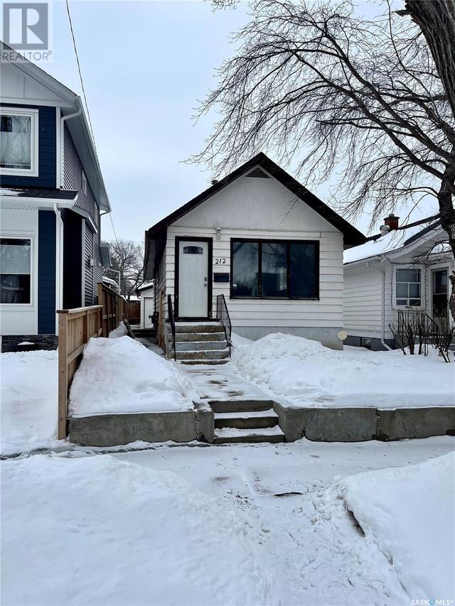 212 1st Street E, House detached with 3 bedrooms, 2 bathrooms and null parking in Saskatoon SK | Image 1