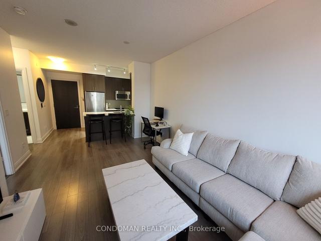 1107 - 18 Graydon Hall Dr, Condo with 1 bedrooms, 1 bathrooms and 1 parking in Toronto ON | Image 2