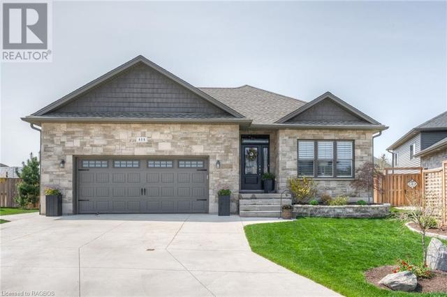414 Buckby Lane, House detached with 4 bedrooms, 2 bathrooms and 4 parking in Saugeen Shores ON | Card Image