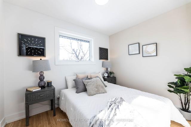 19 Coronado Crt, House semidetached with 4 bedrooms, 2 bathrooms and 4 parking in Toronto ON | Image 5
