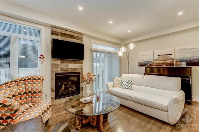 1006 Shefford Road, Townhouse with 4 bedrooms, 4 bathrooms and 2 parking in Ottawa ON | Image 3